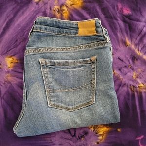 Bullhead Cropped Jeans